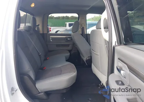 2020 Ram 1500 Classic Slt 4X2 6'4 Box z USA, uszkodzony, nr VIN 1C6RR6TT7LS136762